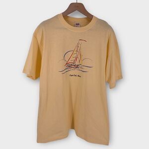 Vintage Y2K Anvil T-Shirt CAPE COD, MASS Sailboat Yellow XL